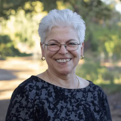 Дебора Эномото